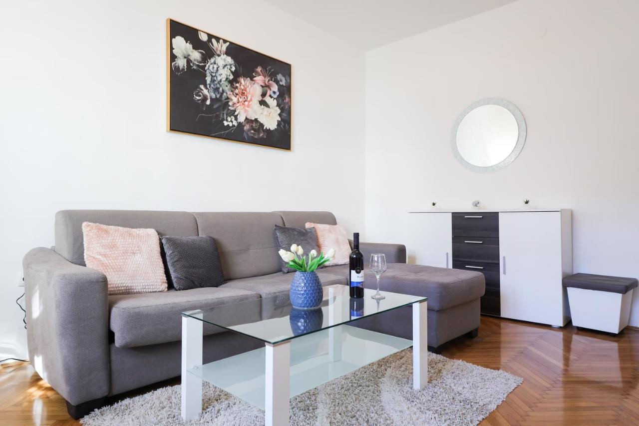 Apartament Zara city center Zewnętrze zdjęcie